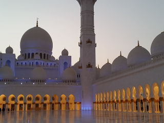 05.41 PM | Sheikh Zayed Grand Mosque