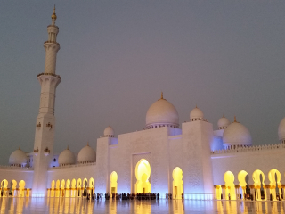 05.48 PM | Sheikh Zayed Grand Mosque