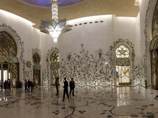 05.50 PM | Sheikh Zayed Grand Mosque