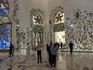 05.51 PM | Sheikh Zayed Grand Mosque