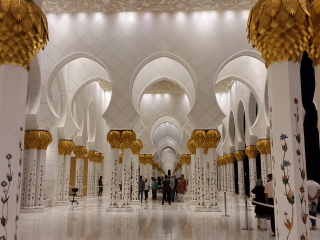 05.58 PM | Sheikh Zayed Grand Mosque