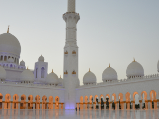 05.38 PM | Sheikh Zayed Grand Mosque