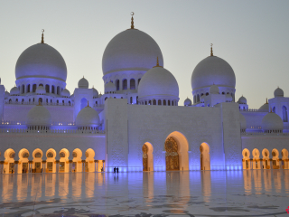 05.46 PM | Sheikh Zayed Grand Mosque