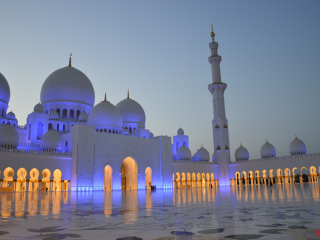 05.48 PM | Sheikh Zayed Grand Mosque