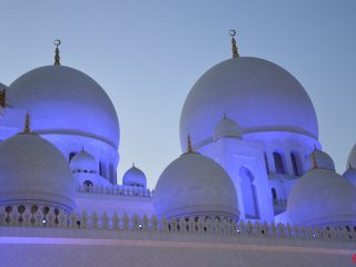 05.50 PM | Sheikh Zayed Grand Mosque