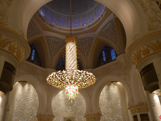 05.53 PM | Sheikh Zayed Grand Mosque