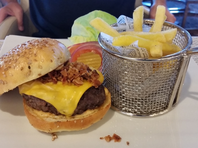 Luminae Signature Burger